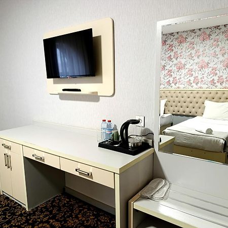 Altus Hotel Baku Exterior foto
