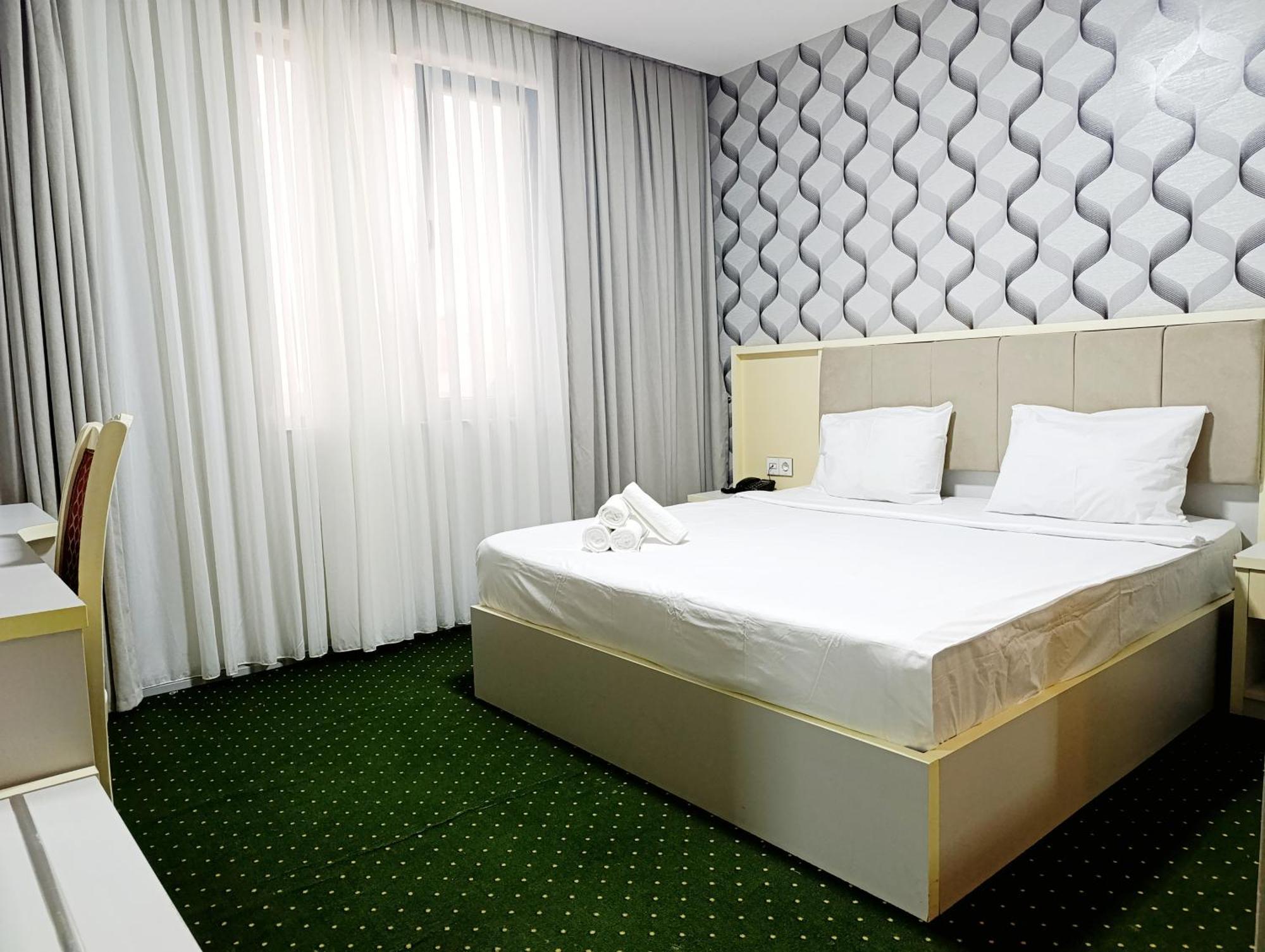 Altus Hotel Baku Exterior foto