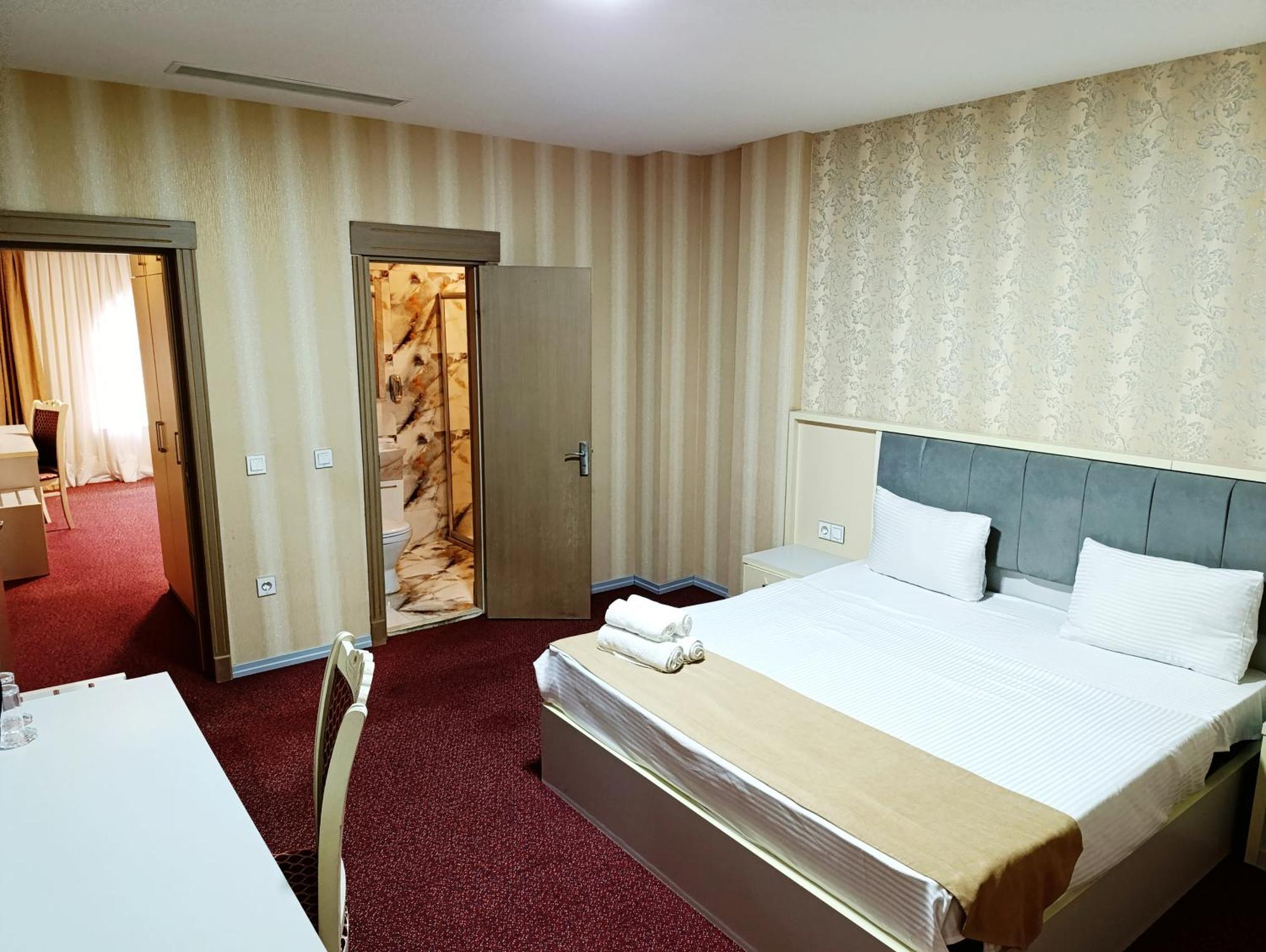 Altus Hotel Baku Exterior foto