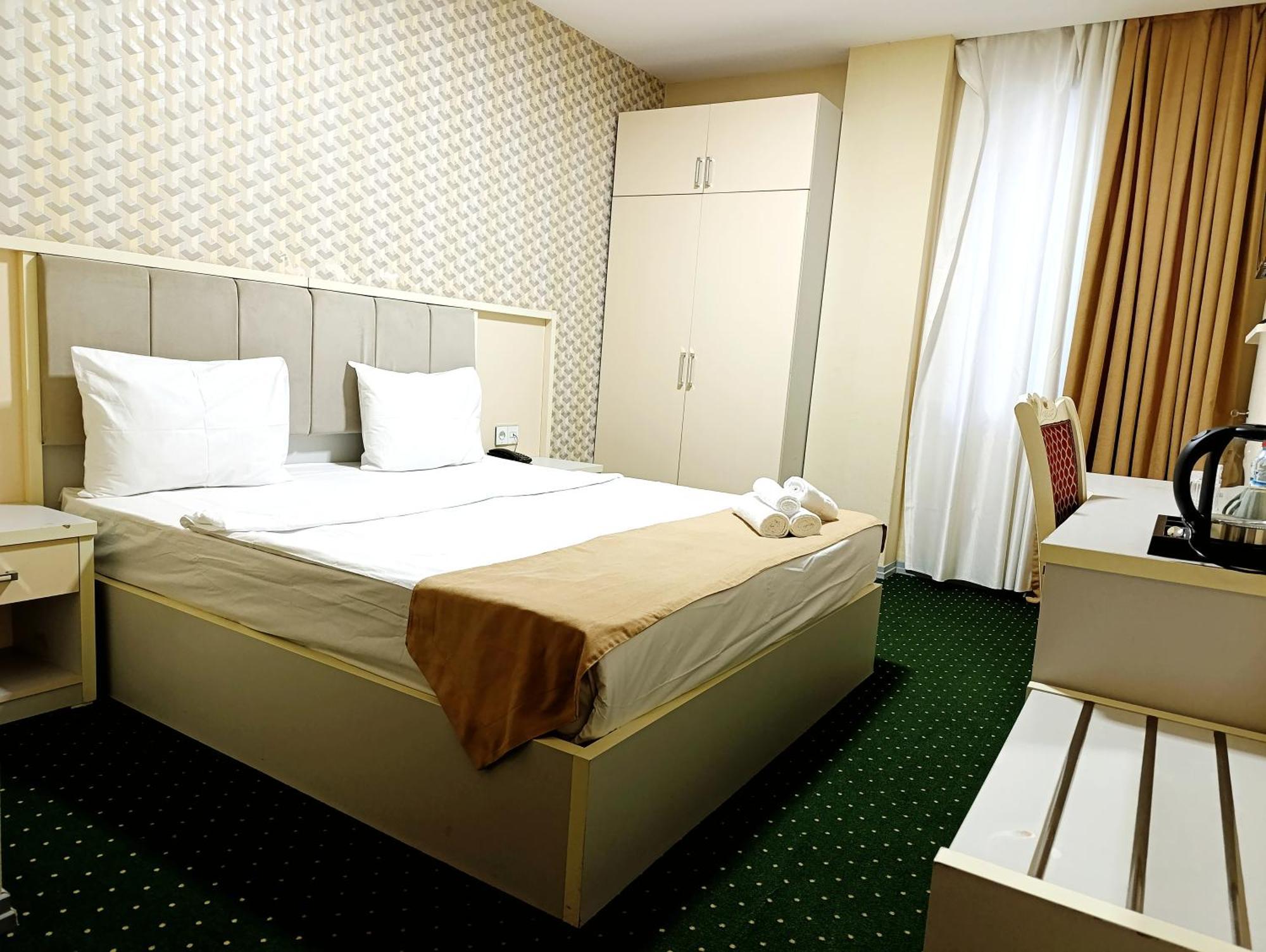 Altus Hotel Baku Exterior foto