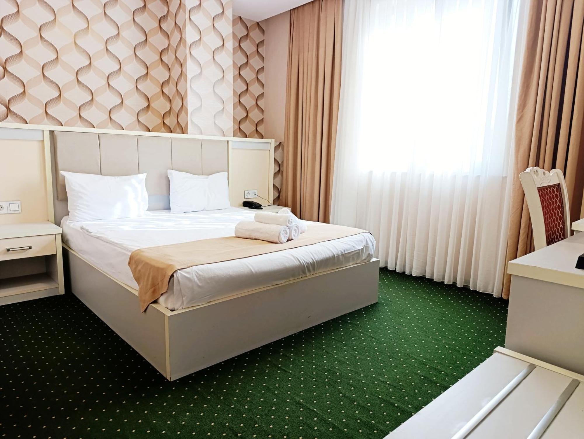 Altus Hotel Baku Exterior foto